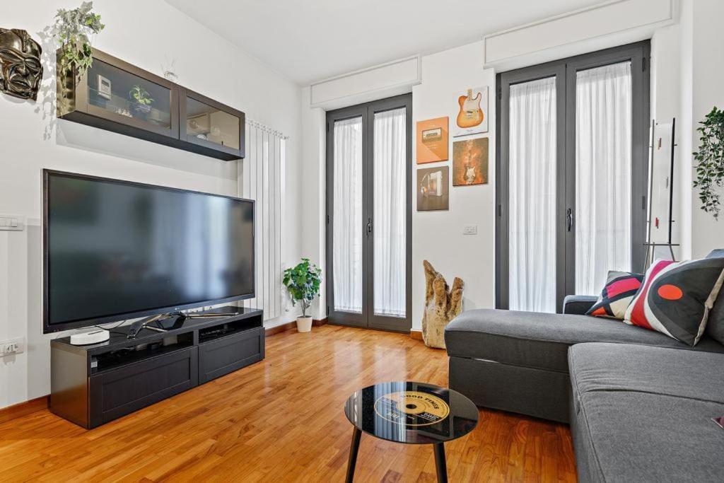 Milano-M1 Rock House Daire Dış mekan fotoğraf